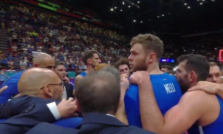 Eurobasket, l’Italia chiude al meglio il girone e travolge la Gran Bretagna: agli ottavi c’è la Serbia