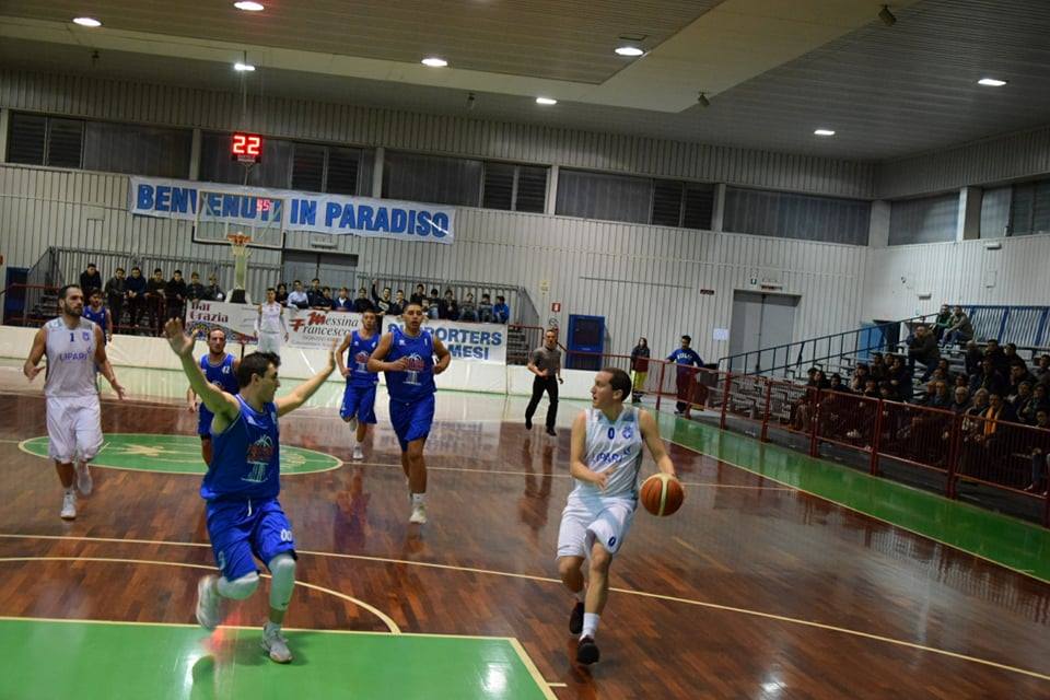 Ferlisi, assistant coach di Agrigento: “Napoli esprime una pallacanestro solida e concreta”
