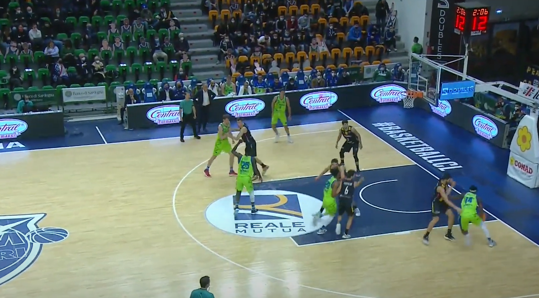 Basketball Champions League, Sassari travolta da Tenerife (63-84) ed eliminata
