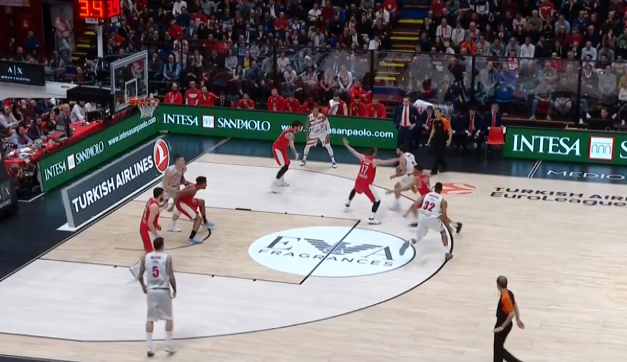 EuroLeague, Mike James trascina l’Olimpia alla vittoria sull’Olympiakos