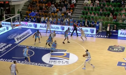 Il Napoli Basket di volata al PalaSerradimigni: la Dinamo cede 74-75